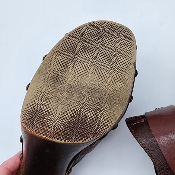 Vintage White Mountain Studded Heeled Mules Size 8.5 Brown Leather Clogs Y2K - Picture 9 of 14